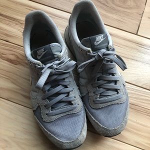 Nike Internationalist Sneakers